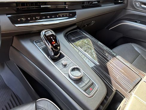Used 2022 Cadillac Escalade ESV Sport w/ Touring Package AWD/4WD image 29
