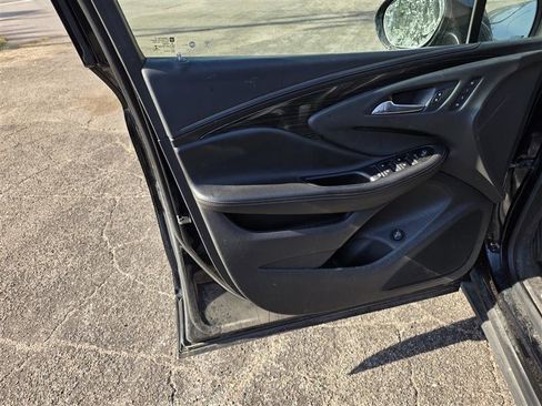 Used 2018 Buick Envision Essence image 11