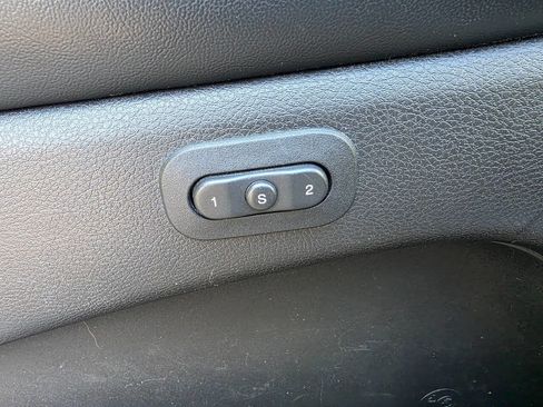 Used 2018 Jeep Grand Cherokee Limited image 12