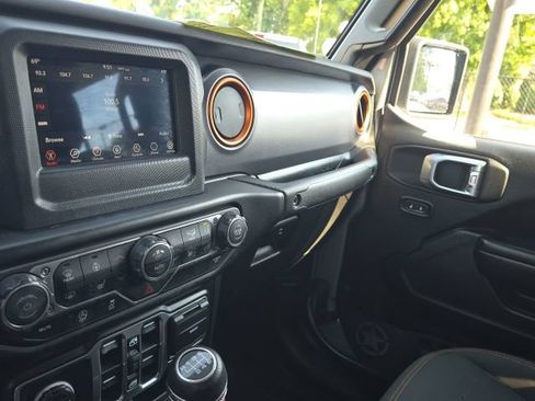 Used 2020 Jeep Gladiator Mojave w/ Cold Weather Group AWD/4WD image 30