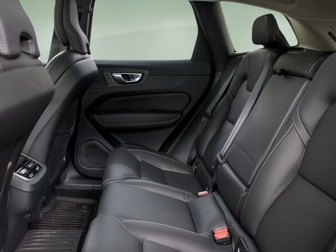 Certified 2025 Volvo XC60 B5 Ultra AWD/4WD image 17