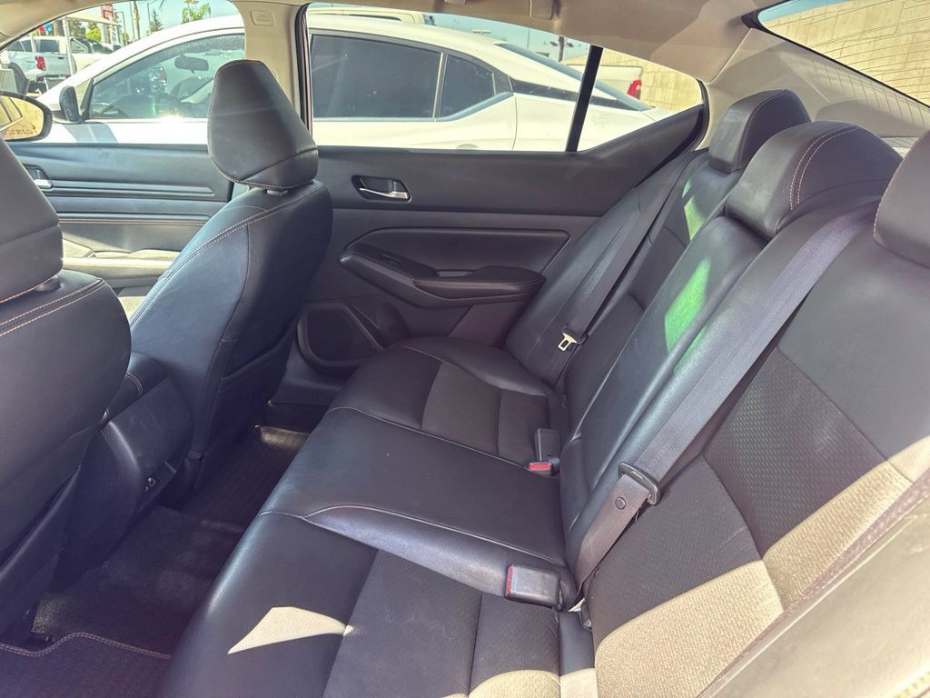 Used 2019 Nissan Altima 2.5 SR FWD image 18