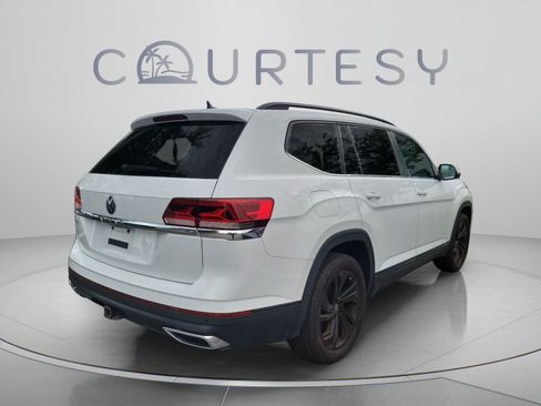 Used 2022 Volkswagen Atlas SE w/ Panoramic Sunroof Package FWD image 16