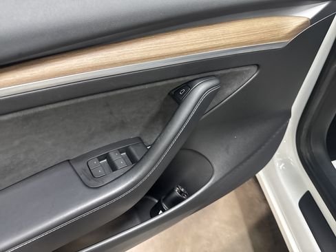 Used 2022 Tesla Model 3 Long Range AWD/4WD image 14