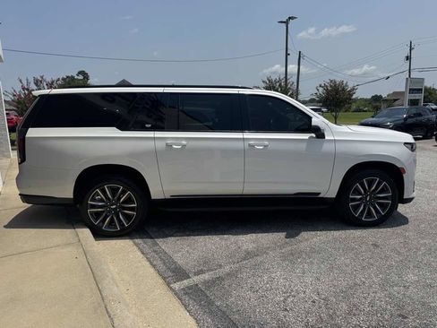 Used 2021 Cadillac Escalade ESV Sport RWD image 40