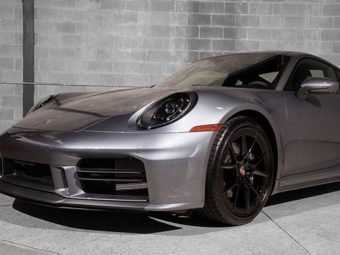 Used 2026 Porsche 911 Carrera T RWD image 5