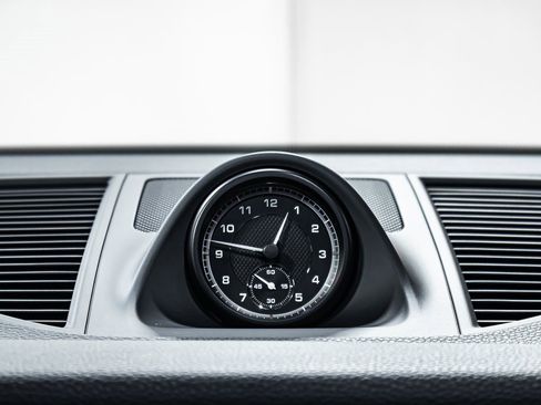 Certified 2025 Porsche Macan image 15