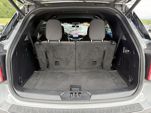 Used 2020 Ford Explorer XLT w/ Class III Trailer Tow Package AWD/4WD image 13