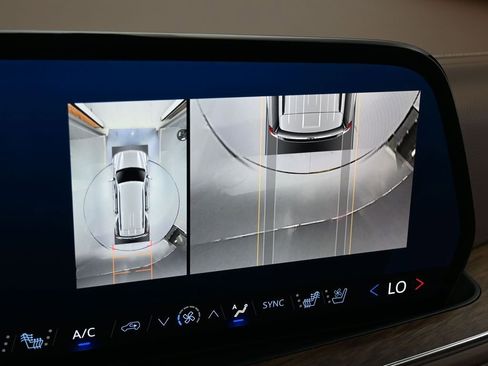 Used 2025 Chevrolet Tahoe High Country image 29