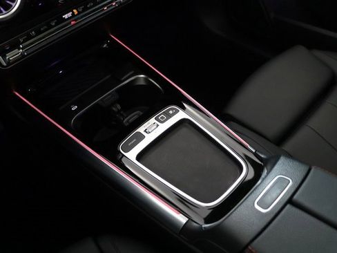 Certified 2025 Mercedes-Benz GLA 250 4MATIC image 29