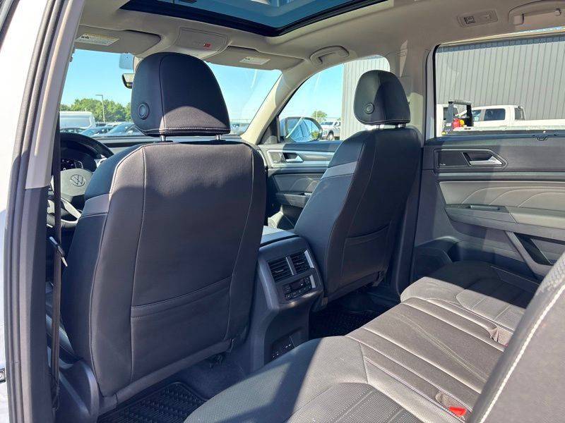 Used 2023 Volkswagen Atlas SEL Premium AWD/4WD image 14