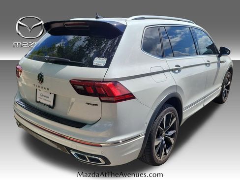 Used 2022 Volkswagen Tiguan SEL R-Line AWD/4WD image 16