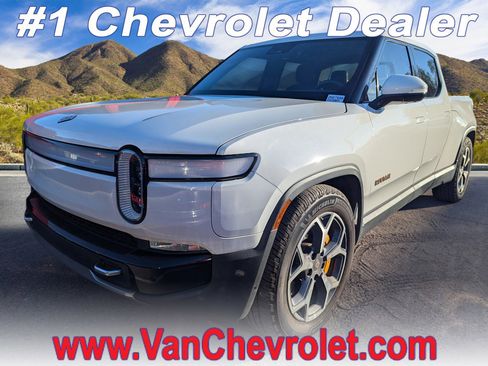 Used 2022 Rivian R1T Adventure image 1
