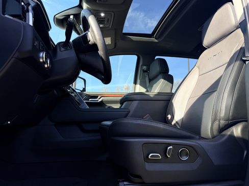 Certified 2024 GMC Sierra 2500 Denali w/ Denali Reserve Package image 10