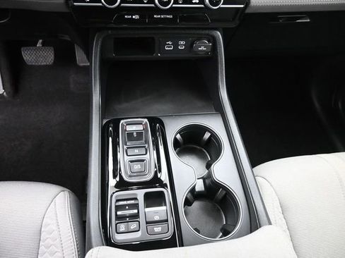 Used 2024 Honda Pilot LX image 31