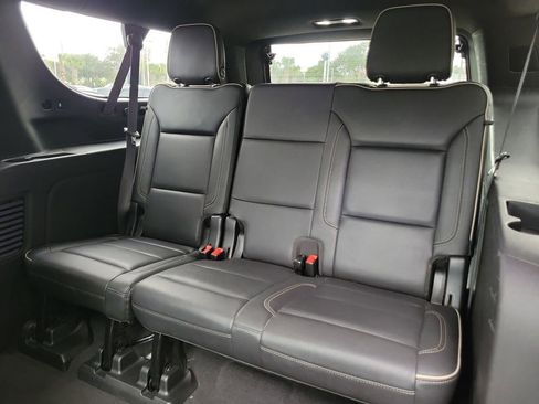 Used 2021 Chevrolet Suburban Premier w/ Premium Package image 11