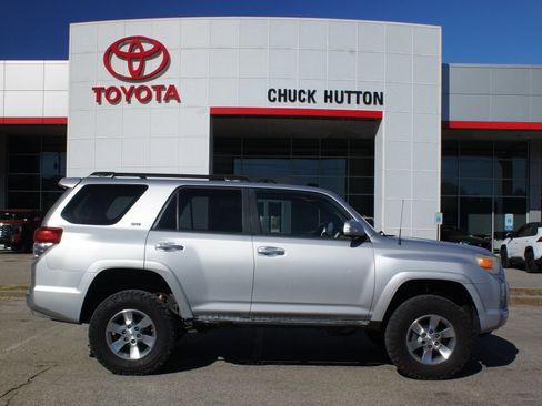 Used 2013 Toyota 4Runner SR5 w/ Convenience Pkg image 1