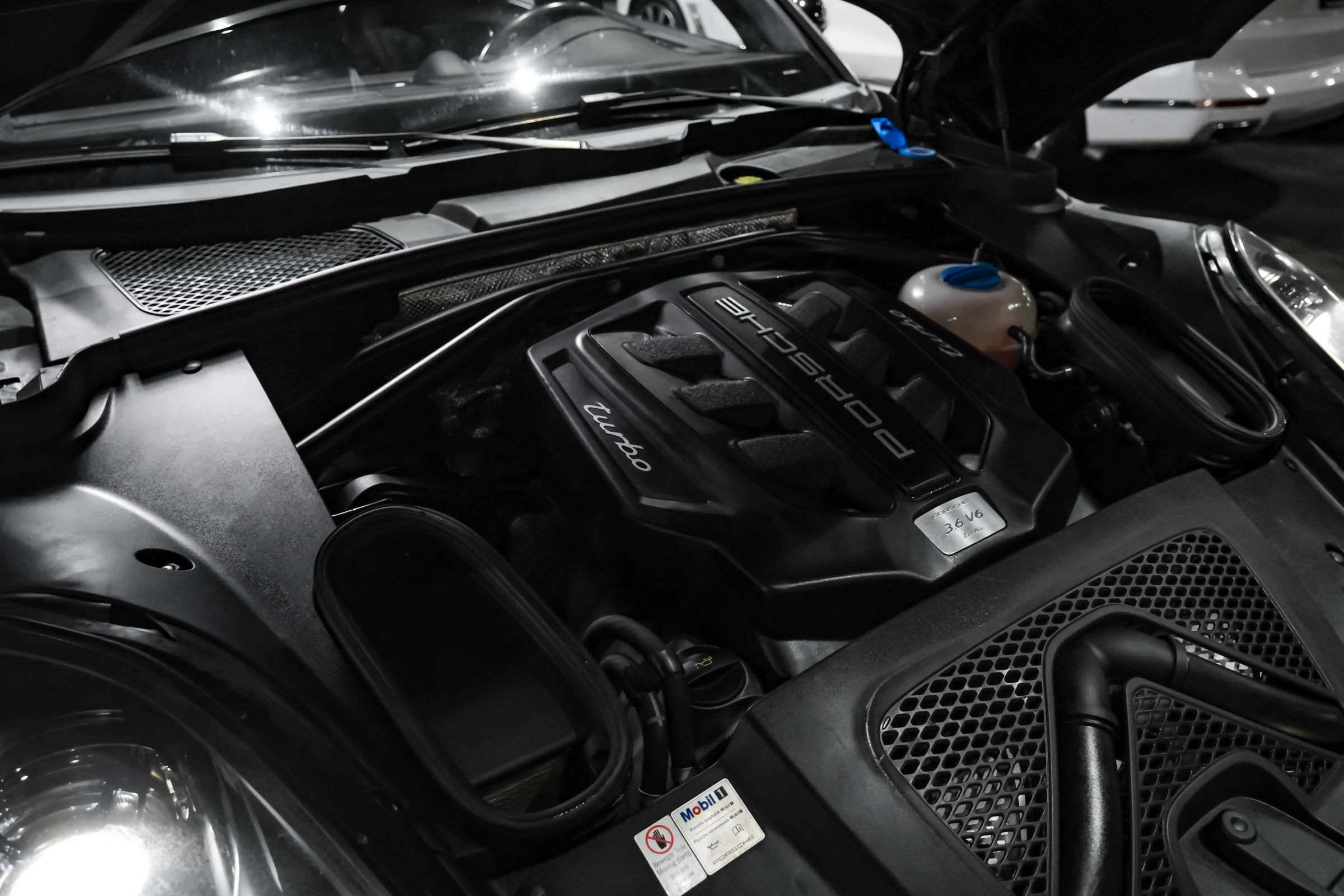 Used 2015 Porsche Macan Turbo AWD/4WD image 50