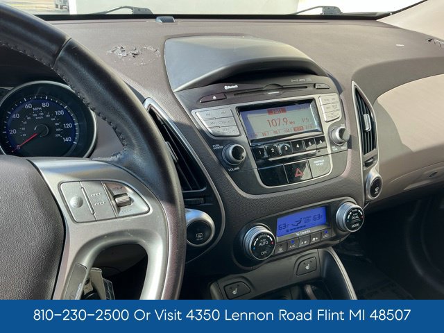 Used 2011 Hyundai Tucson Limited AWD/4WD image 23