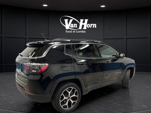 Used 2025 Jeep Compass Limited AWD/4WD image 7