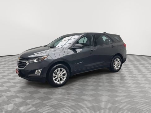 Used 2018 Chevrolet Equinox LS image 31