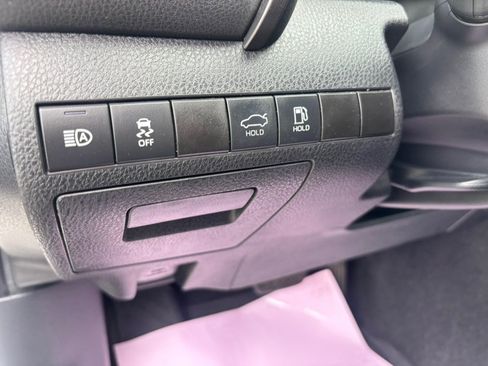 Used 2021 Toyota Camry LE FWD image 39