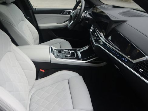 Used 2026 BMW X7 xDrive40i AWD/4WD image 12