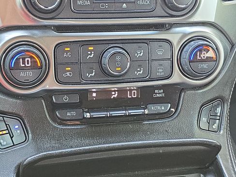 Used 2019 Chevrolet Tahoe Premier w/ Premier Plus Edition AWD/4WD image 25