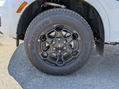 New 2026 Ford Ranger XLT w/ FX4 Off-Road Package AWD/4WD image 6