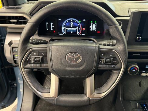 Used 2025 Toyota 4Runner SR5 image 5