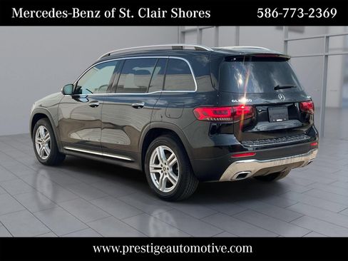 Used 2023 Mercedes-Benz GLB 250 4MATIC image 3