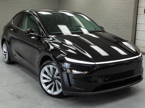 Used 2026 Tesla Model Y Long Range AWD/4WD image 8