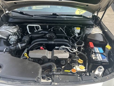 Used 2019 Subaru Outback 2.5i Limited AWD/4WD image 10