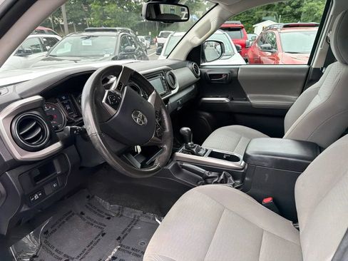 Certified 2019 Toyota Tacoma SR5 AWD/4WD image 19