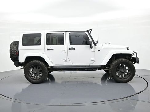 Used 2013 Jeep Wrangler Unlimited Sahara w/ Connectivity Group AWD/4WD image 5
