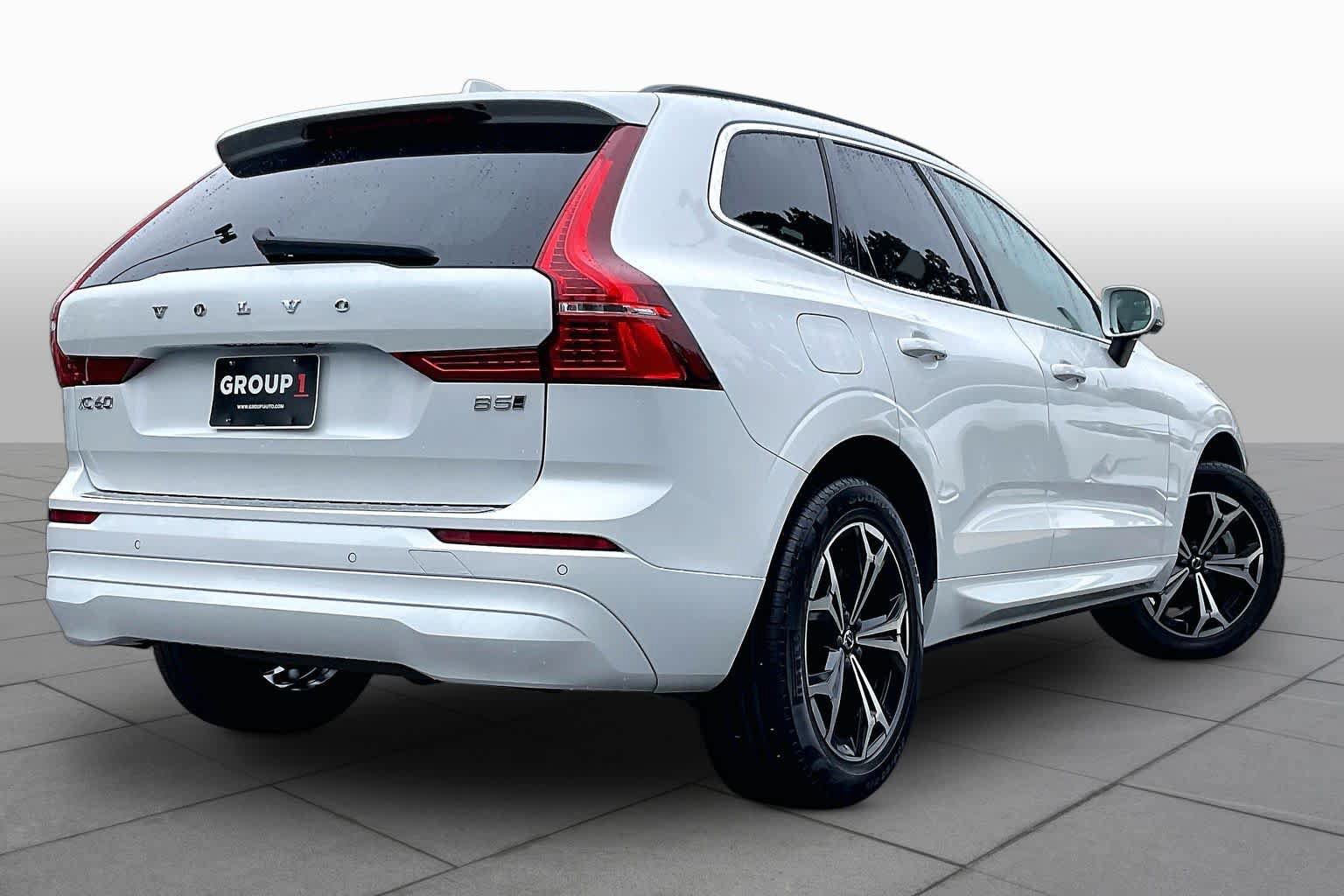 Used 2022 Volvo XC60 B5 Momentum w/ Climate Package AWD/4WD image 12