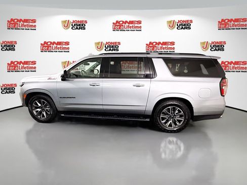Used 2024 Chevrolet Suburban Z71 w/ Z71 Off-Road Package AWD/4WD image 17