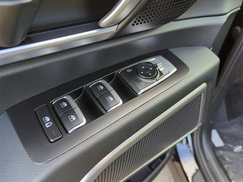 New 2025 Kia Telluride S image 19