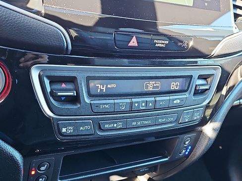 Used 2024 Honda Passport Black Edition image 17