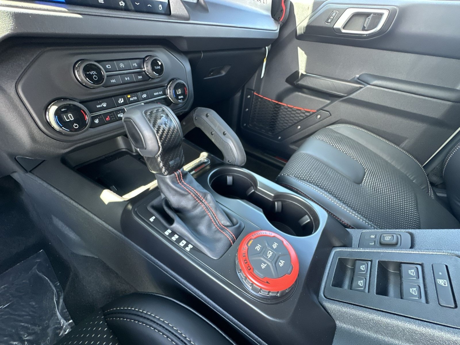 New 2026 Ford Bronco Raptor w/ Interior Carbon Fiber Pack AWD/4WD image 30