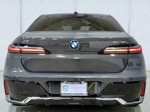 Used 2024 BMW i7 xDrive60 image 14
