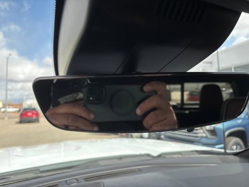 Used 2025 GMC Sierra 2500 Denali Ultimate image 26