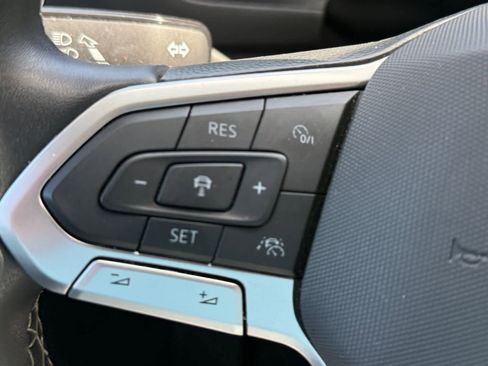 Used 2023 Volkswagen Tiguan SE FWD image 18