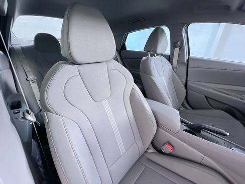 New 2025 Hyundai Elantra SE image 25