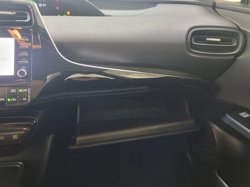 Used 2020 Toyota Prius LE image 17