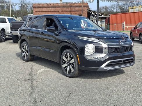 New 2026 Mitsubishi Outlander SE AWD/4WD image 2