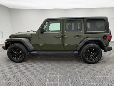 Used 2022 Jeep Wrangler Unlimited Sport AWD/4WD image 13