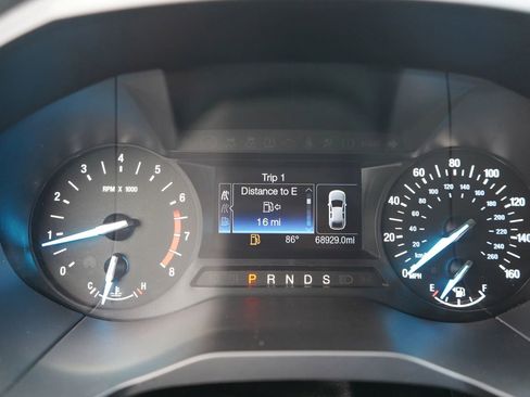 Used 2019 Ford Edge SE image 10