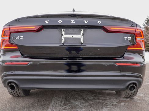 Used 2021 Volvo S60 T5 Momentum image 28