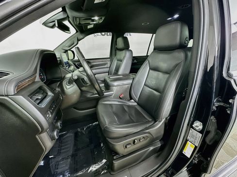 Used 2021 Chevrolet Suburban LT RWD image 24